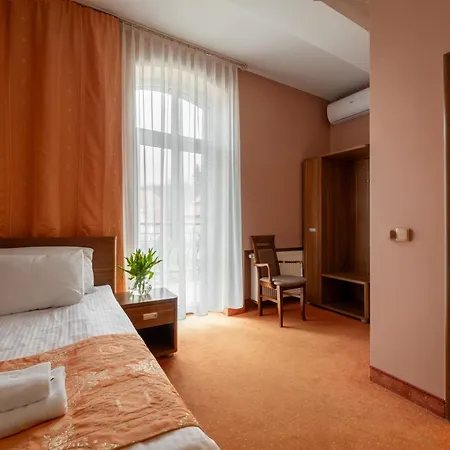 Paria Hotel-2